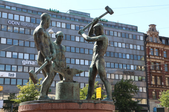 The Three Smiths statue Helsinki
