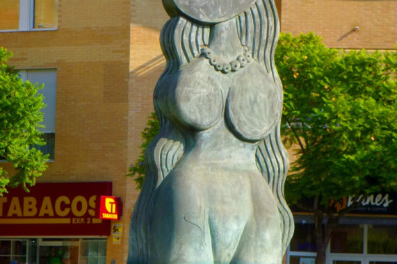 Dona Lluna San Vicente del Raspeig