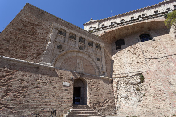 Porta Marzia