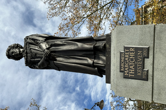 Statue of Margaret Thatcher Grantham